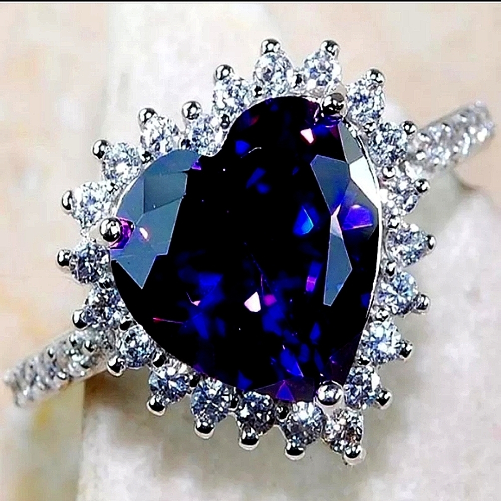 💖*NWOT* Love Heart Crystal Ring Purple Rhinestone Bezel Setting